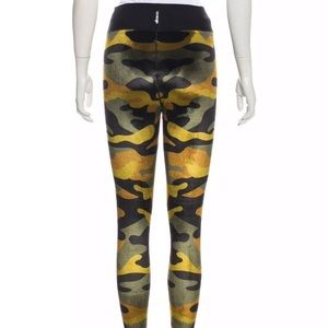 ULTRACOR VELOUR LEGGINGS SIZE M.